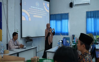 SOSIALISASI VISI MISI GENIUS BERLIAN, KEPALA SMP MBS ZAM-ZAM SELIPKAN PESAN CINTAI BUMI SAYANGI TANAMAN